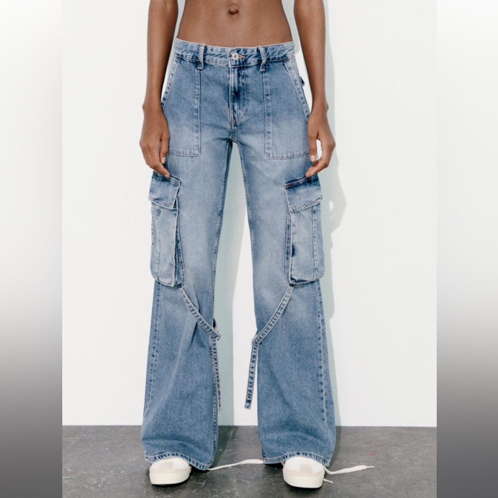 Zara Mid Rise Cargos- SZ 34/ US 2